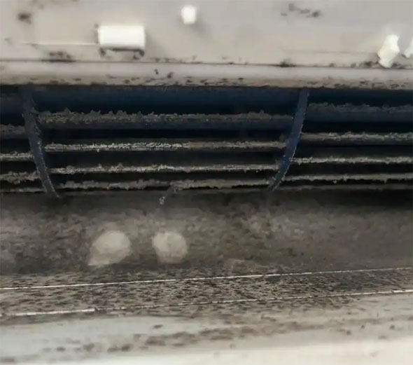 渠县空调吹的风有股烧焦味是怎么回事